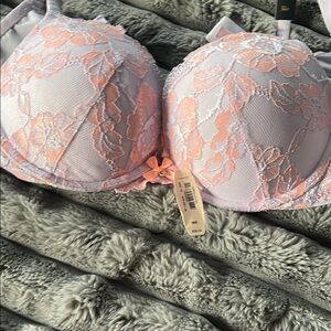 Victoria's Secret Pink and White Lace Bra